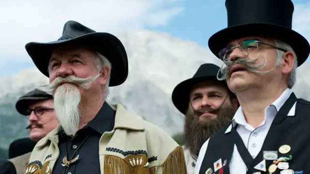 Más de 350 hombres de 20 países compitieron en 18 categorías.