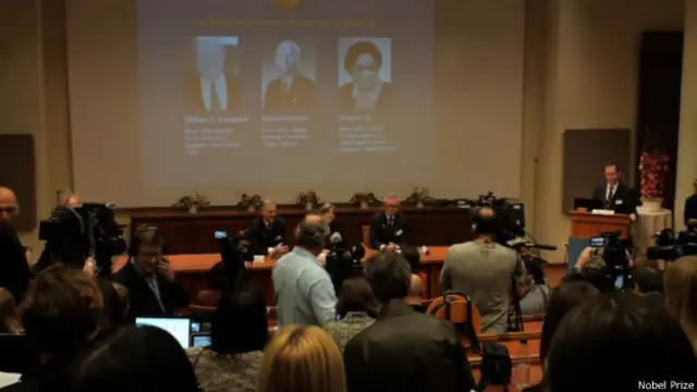 記者們關心的話題似乎只有屠呦呦和中醫藥