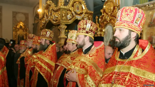 Священники УПЦ (МП) під час служби в одному із храмів Донецька