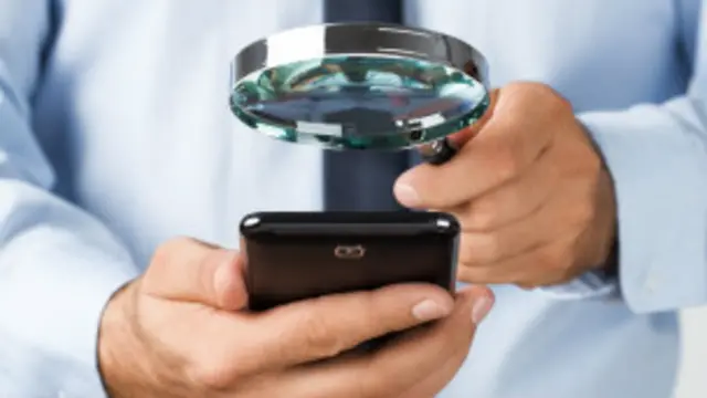 Uno de sus "pitufos" se encarga de que la presencia de espionaje no deje huellas en los aparatos.