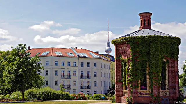 Авторграфы художников в парке в Берлине