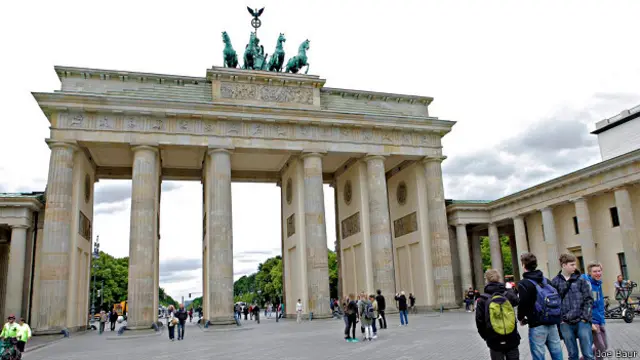 На площади Паризер-платц у Бранденбургских ворот