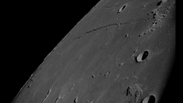 La superficie de la Luna, en primer plano. 