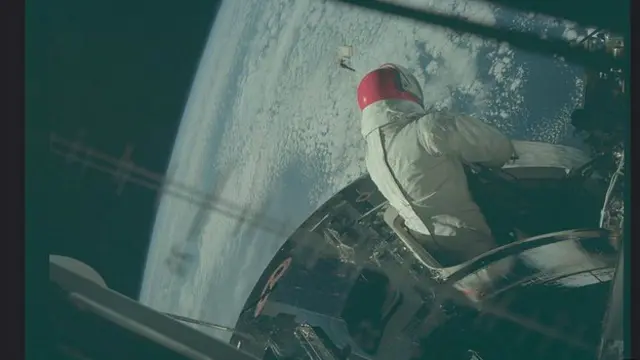 La tripulación de la misión Apolo 9 se prepara para una caminata lunar. 