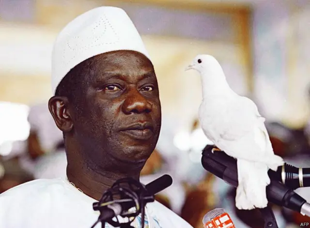 Lansana Conté face à ses sympathisants le 12 décembre 1998