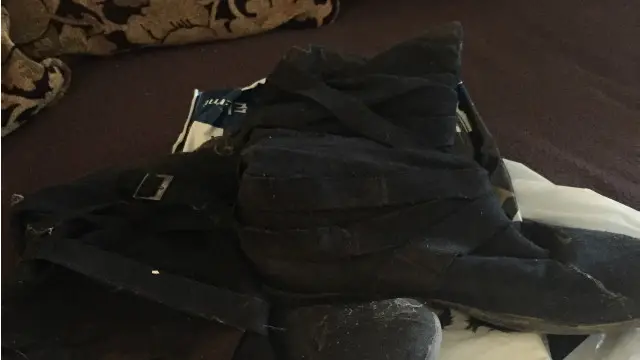 شبنم شفیع کے جوتوں پر لگا ہوا کیچڑ خُشک تو ہو چکا ہے لیکن یادوں کی طرح چِپکا ہوا ہے 