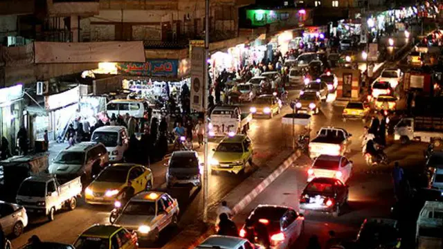 ممارسة الحياة اليومية - شوارع مزدحمة