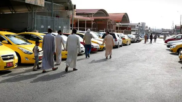 ممارسة الحياة اليومية - زيارة معرض للسيارات