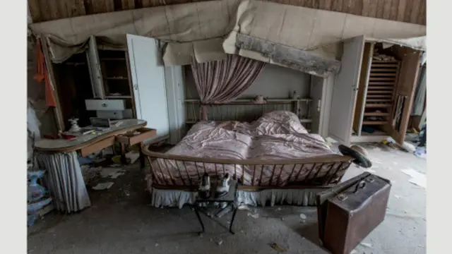 ජර්මනියේ බෑඩ් විල්ඩන්ජන් (Bad Wildungen) හි මුත්‍රවේදියකු ගේ කාර්යාලයක්