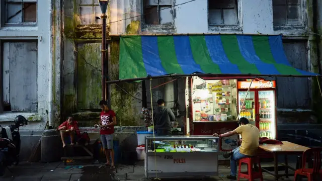 Un chiringuito callejero en Yakarta