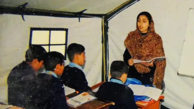 تابندہ کوکب 2005 میں زلزلے کے وقت کارکہ کے سکول میں استاد تھیں