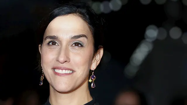 عملت غافرون في بي بي سي لمدة ثلاث سنوات قبل أن تتفرغ للإخراج السينمائي