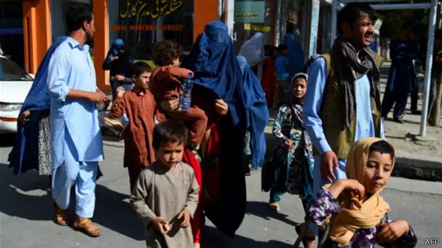 شہری قندوز شہر کو چھوڑ کر محفوظ مقامات کی طرف جا رہے ہیں