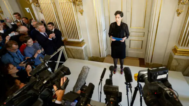 Светлану Алексиевич объявляют лауреатом премии по литературе