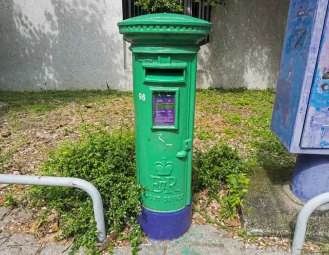 女王伊丽莎白二世邮筒