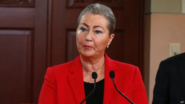 पुरस्कार समिति के मुख्य सचिव कासी कुलमन फाइव