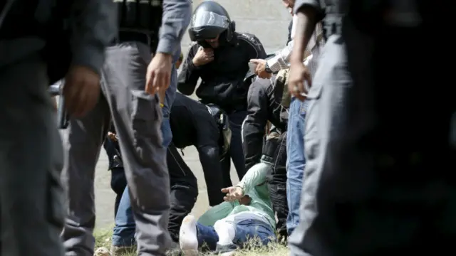 (عکس آرشیوی است) پلیس اسرائیل یک فلسطینی را به ظن مورد حمله قرار دادن یک اسرائیلی دستگیر کرده