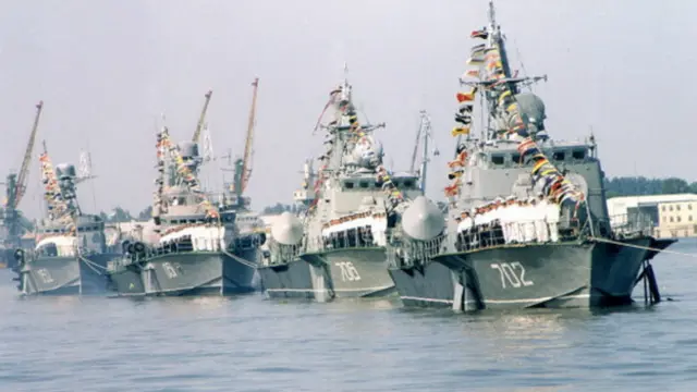 ناوگان دریای خزر روسیه در بندر آستراخان