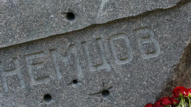 Памятник на могиле Бориса Немцова 