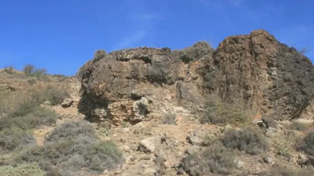 تشكلت صخور مثل هذه بفعل موجات مد "تسونامي" قوية للغاية