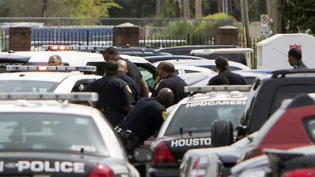 在南得克萨斯大学的学生楼的另外一次枪击中也有一人被打死