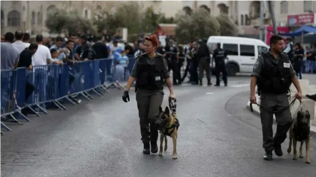 Tentara Israel meningkatkan pengamanan untuk mencegah berulangnya aksi penikaman.