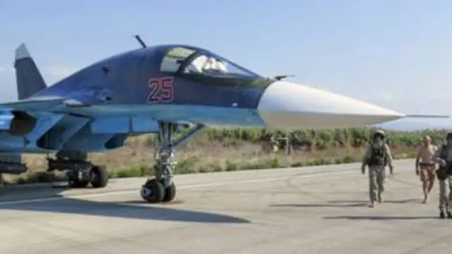 روس نے حال ہی میں شام میں دولتِ اسلامیہ کے شدت پسندوں کو نشانہ بنانے کے لیے فضائی حملوں کا آغاز کیا ہے