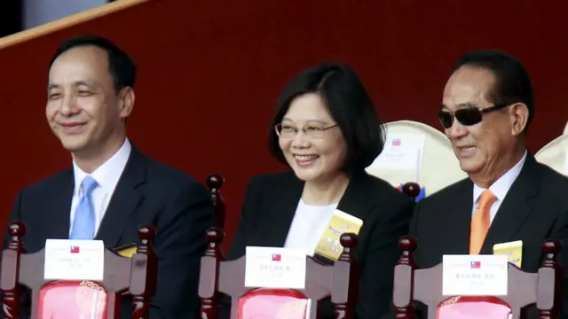 总统副总统选举候选人朱立伦（左起）、蔡英文、宋楚瑜（资料照片）