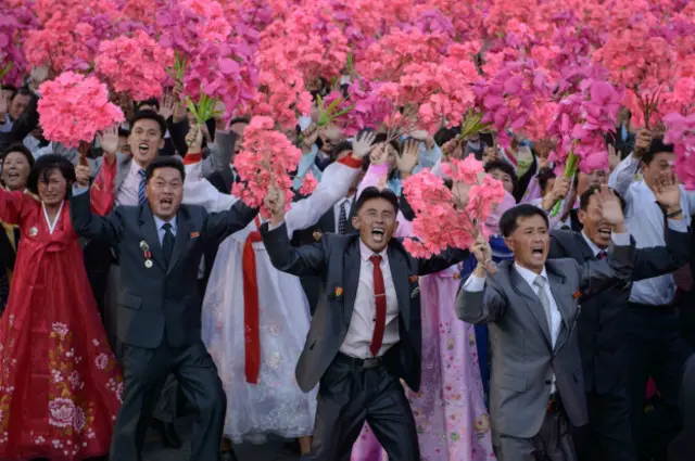 Праздничная толпа в Пхеньяне