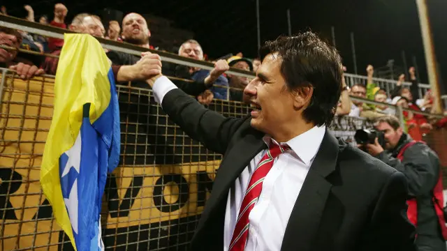 科尔曼与现场球员庆祝