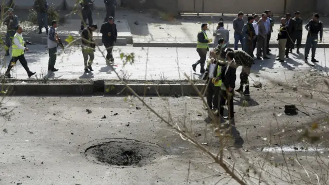 ځانمرګي بریدګر له چاودیدونکو توک موټر ته چاودنه ورکړه