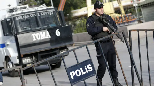 Operasi penggerebekan polisi Turki terhadap orang-orang yang disangka anggota kelompok ISIS dilakukan di Kota Diyarbakir.