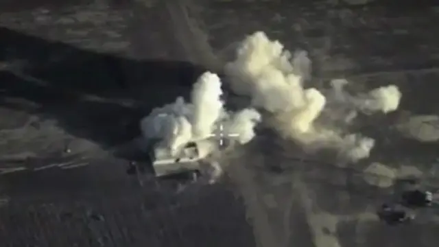 تصویری از حملات هوایی دیشب هواپیماهای روسی در سوریه که وزارت دفاع روسیه منتشر کرده است