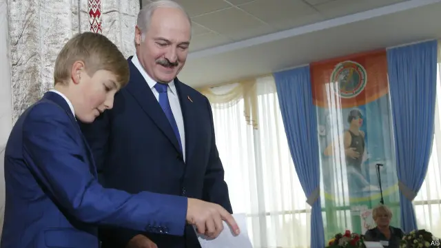 لايزال لوكاشينكو يحكم بيلاروسيا منذ 21 عاما