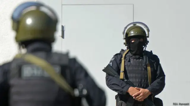 Сотрудники спецслужб