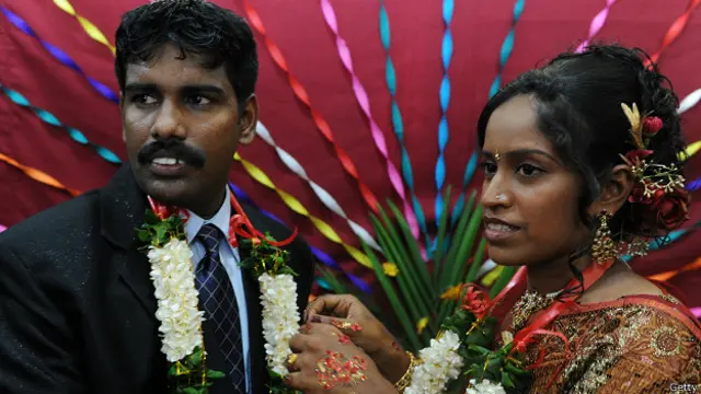 සිරගෙදරදී විවාහ වූ දෙමළ දේශපාලන සිරකරුවෙක් 