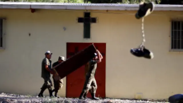 Entierro de una víctima de deslave en Guatemala