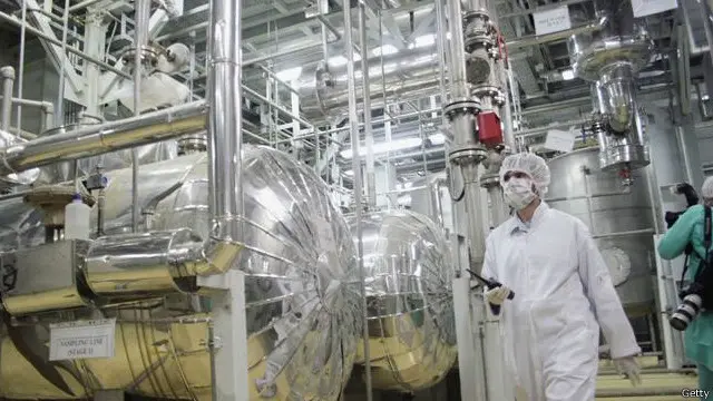 Meski mendukung kesepakatan nuklir, parlemen Iran bersikeras bahwa pengawas internasional hanya akan memiliki akses terbatas ke situs militer.