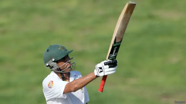 یونس خان میانداد کے 8832 رنز سے آگے نکل گئے ہیں