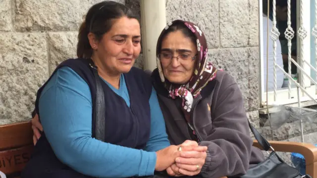 Anne Gönül hastanede beklerken.