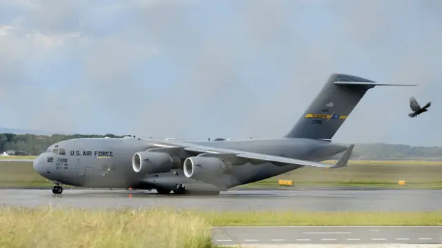 Un avión de carga C-17 de la Fuerza Aérea de Estados Unidos