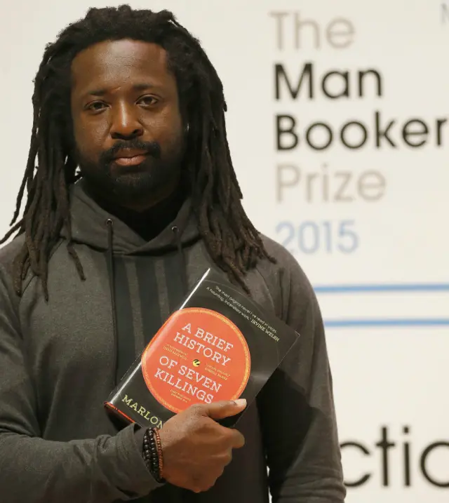 جیمز د جیمیکا په کنګسټون کې د پولیسو یوه جاسوس کره ۱۹۷۰ کال کې وزیږید.