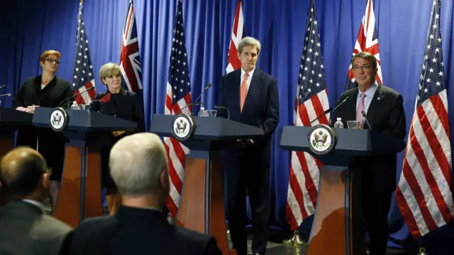 美国国务卿克里和国防部长卡特在波士顿与到访的澳洲外长毕晓普和国防部长佩恩举行了会晤。