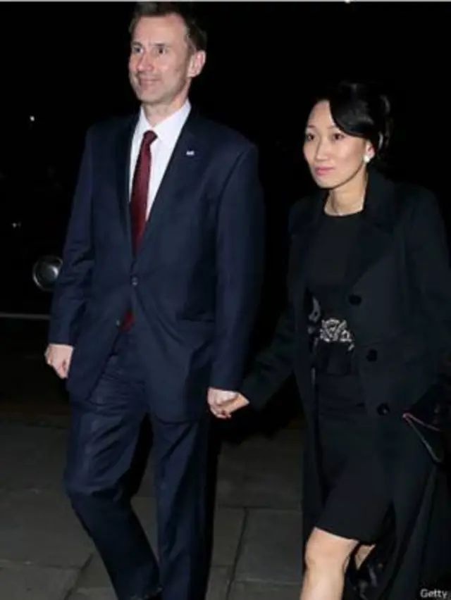 亨特和他的中國妻子最近有了第三個孩子 