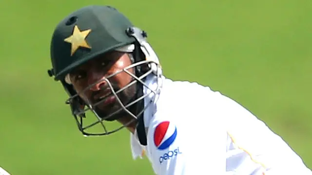 انگلینڈ کے خلاف موجودہ سیریز میں شعیب ملک نے ابوظہبی ٹیسٹ کی پہلی اننگز میں ڈبل سنچری بنائی تھی