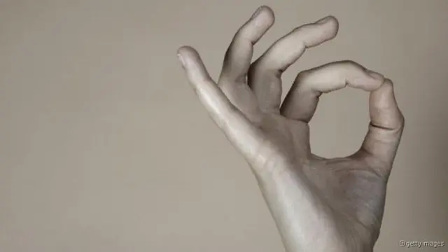 Gestos complementam o discurso, algo que faltava à linguagem escrita