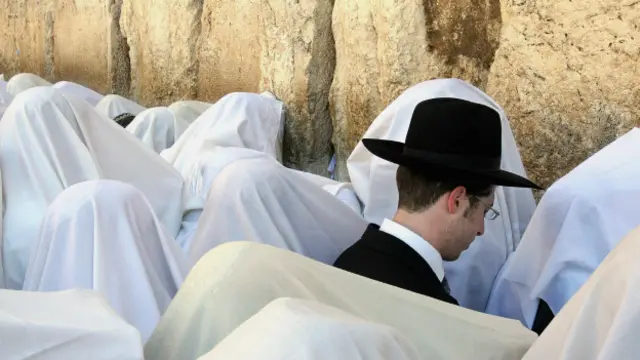 யூதர்களைப் பொறுத்தவரை, பழைய பாலத்தீனத்துக்குத் திரும்புவது என்பது, தங்களுக்கு பைபிளில் உறுதியளிக்கப்பட்ட நிலத்துக்குத் திரும்புவதாக அர்த்தம் 