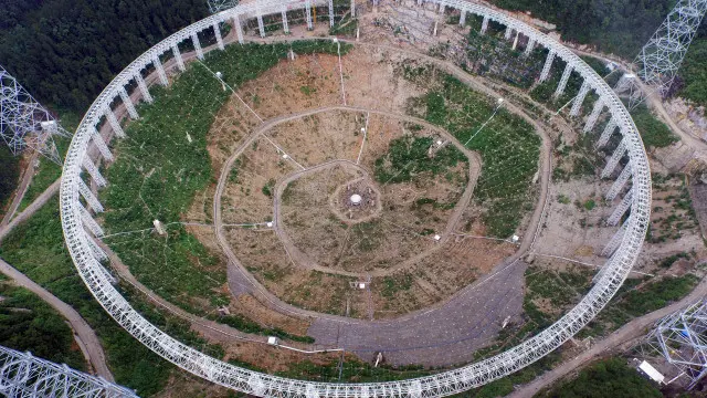 China constrói maior radiotelescópio do mundo para detectar 'vida