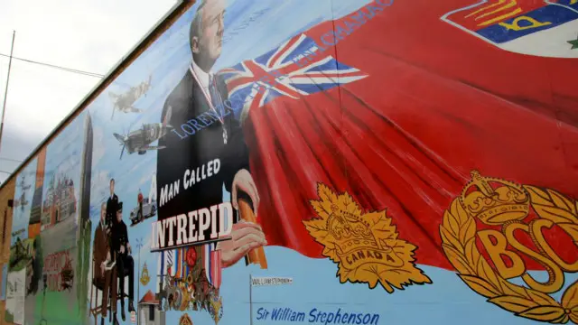 Mural con la figura de Stephenson en Winnipeg