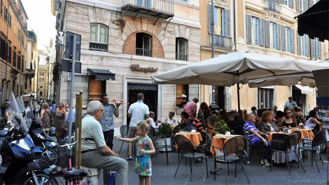 Caffe Ciampini ở Lucina, Piazza San Lorenzo, Rome (Amanda Ruggeri)